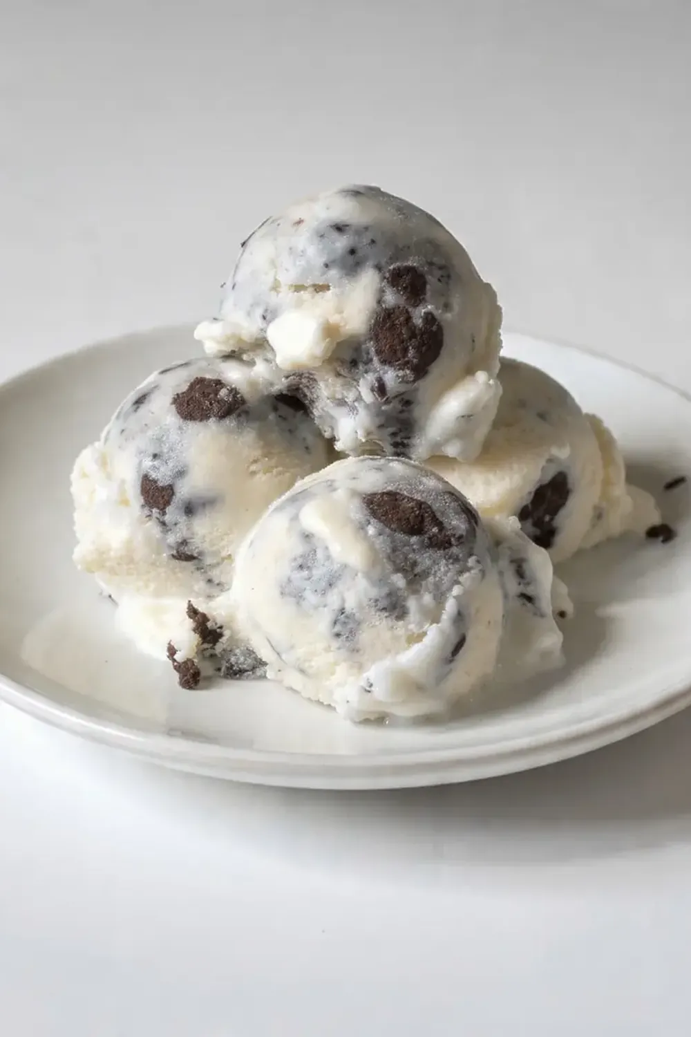 Greek Yogurt Cookies and Cream Ice Cream