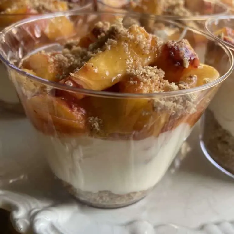 No-Bake Peach Cobbler Cheesecake Cups Recipe